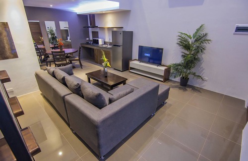 Panglao Villa | Explore Quest Villa: Poolside Oasis with Ocean Views