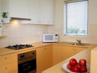 Williamstown Apartment | Relaxing Getaway at Quest Williamstown North with Pool & Spa