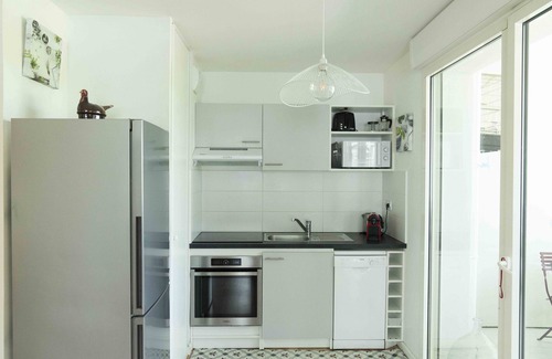 Bastide Apartment | Queyries: Family-Friendly 2-Bedroom Apartment with Spa