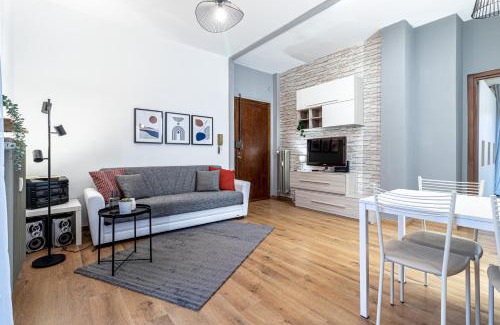 Santhia Apartment | Cozy Agatha Apartment - Child Friendly with 8.8 Rating