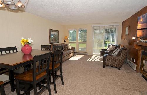Island Park House | Explore Quickdraw by KABINO: Family-Friendly Condo Retreat