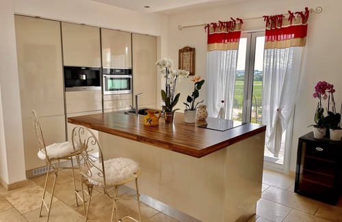 Castelnau-de-Guers Villa | Tranquil Villa with Pool Near Beaches and Scenic Lake