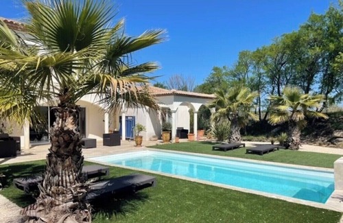 Castelnau-de-Guers Villa | Tranquil Villa with Pool Near Beaches and Scenic Lake