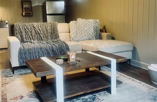 Raleigh Apartment | Quiet 1/1 Apt. Suite w/Private entrance in the beltway of Raleigh!nnn