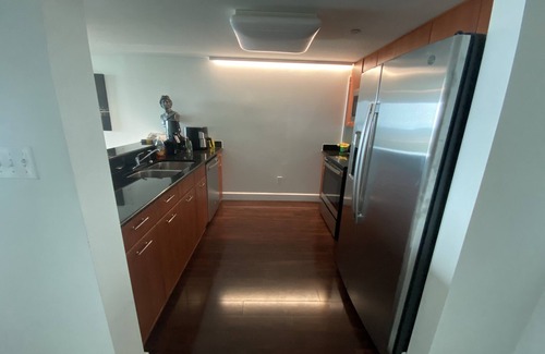 Capitol Hill House | Elegant 2-Bed High-Rise at Tallahassee Center with Pool