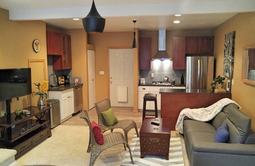 Inglewood House | Cozy 2 Bedroom Suite with Lake View and Fenced Backyard
