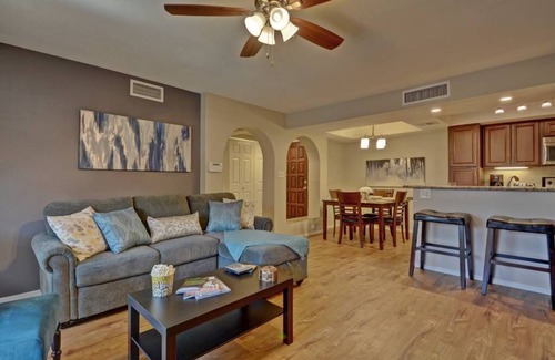 North Mountain Condo | Relaxing Retreat with 2 King Beds & 3 Pools for Families