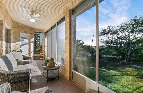 Port Isabel House | Tranquil 3/2 Hideaway with Pool Access - Guest Rated 9.6