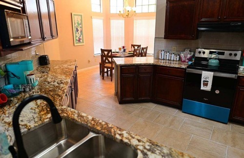 Ventura House | Charming Homes with Ocean Views and Spa in Quiet Areas