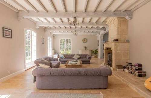 Fources House | Serene 50's Cottage with Private Pool & Ocean View