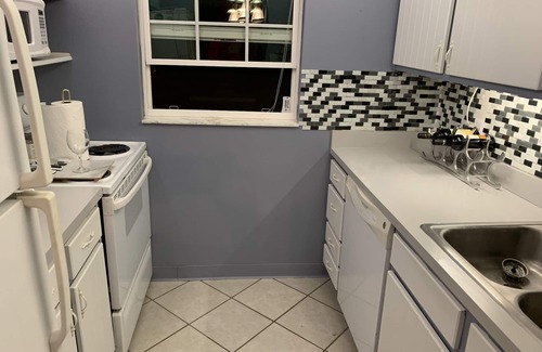 Zephyrhills Condo | Tranquil 55 Plus Condo by the Park with Pool & Spa