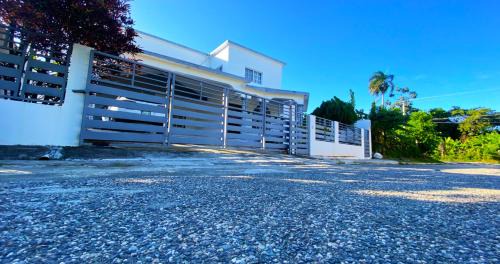 Residencial El Doral Apartment | Cozy Apartment Steps from the Beach with Excellent Internet