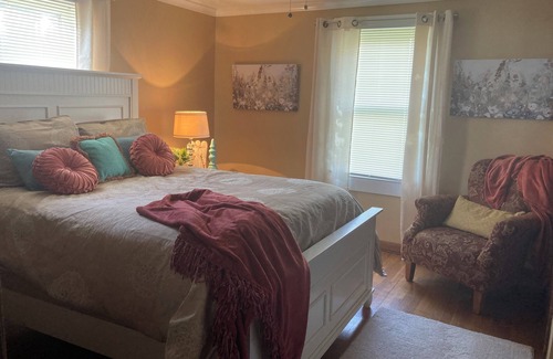 Kodak Other | Serene Gateway to the Smokies: Top-Rated Hotel with Spa
