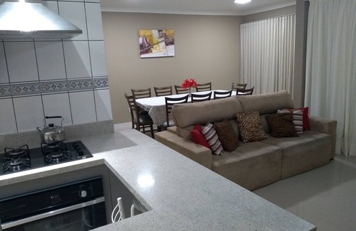 Ponta das Canas House | Relaxing Retreat with Pool, BBQ & Ocean View Steps Away