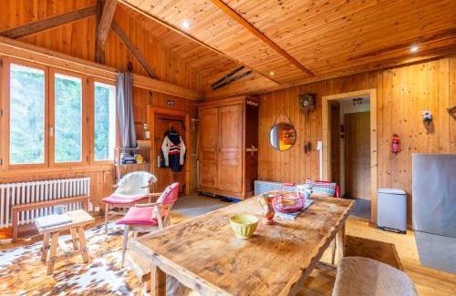 Saint-Pierre-en-Faucigny House | Serene Mountain Chalet: Guest Rated 10/10 & Family-Friendly