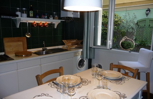 Sanremo Apartment | Tranquil Oceanfront Retreat with Free WiFi and Pool