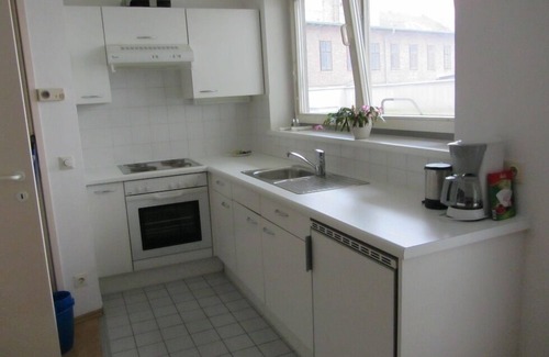 Hernals Apartment | Serene Oasis Near City Center for Leisure and Business