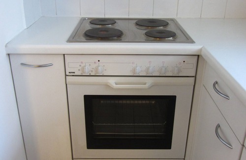 Hernals Apartment | Serene Oasis Near City Center for Leisure and Business