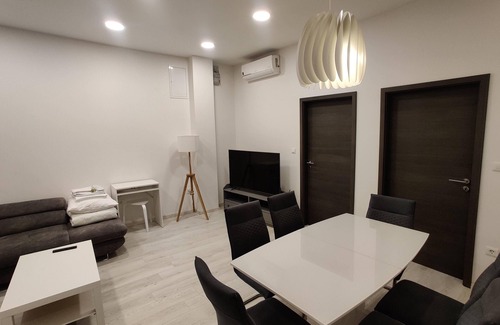 Zagreb Apartment | Tranquil Retreat: Guest Rated 10/10 with Spa & Hot Tub