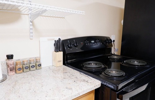 Medford Apartment | Cozy 1Br Apartment with Free Parking and Laundry Access