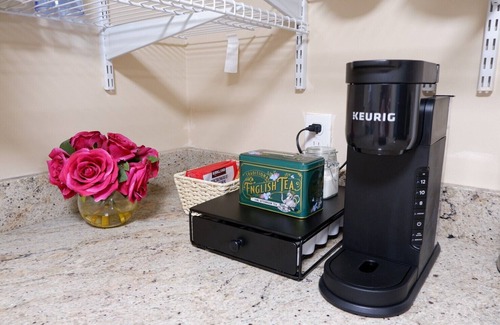 Medford Apartment | Cozy 1Br Apartment with Free Parking and Laundry Access