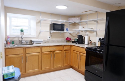 Medford Apartment | Cozy 1Br Apartment with Free Parking and Laundry Access