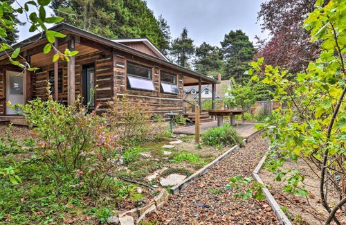 Eureka House | Cozy Eureka Home Steps from Sequoia Park and Zoo