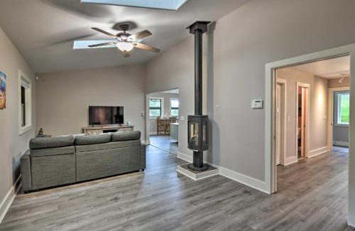 Eureka House | Cozy Eureka Home Steps from Sequoia Park and Zoo