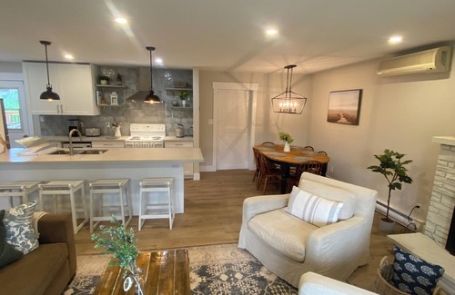 Southampton House | Tranquil Retreat with Kitchen and Beach Access for Families
