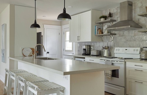 Southampton House | Tranquil Retreat with Kitchen and Beach Access for Families