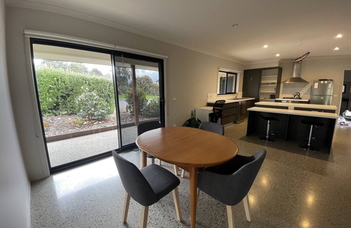 Drysdale House | Ideal Retreat to Explore Northern Bellarine's Oceanfront