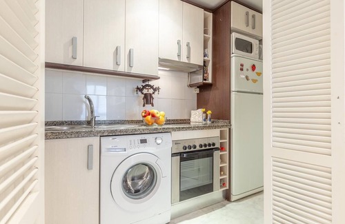 Los Remedios Apartment | Elegant Getaway in the Heart of Andalusia with Free WiFi