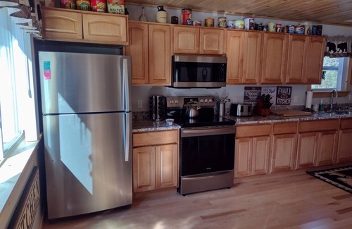 Steuben House | Peaceful Oceanfront Retreat: 2BR, Pet Friendly & Accessible