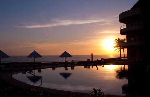 Isla Navidad Condo | Blissful Relaxation Awaits on the Pacific Shore