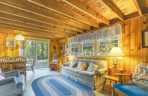 Raymond House | Tranquil Cottage with Private Beach on Panther Pond