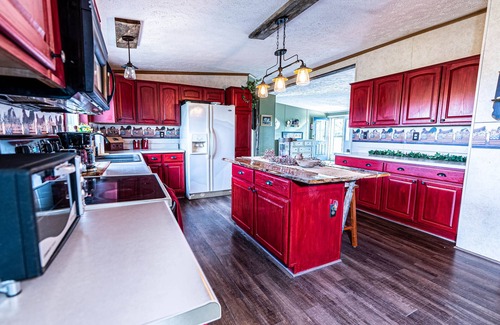 Kilbourne Other | Serene Country Escape with Family-Friendly Amenities