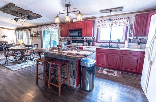 Kilbourne Other | Serene Country Escape with Family-Friendly Amenities