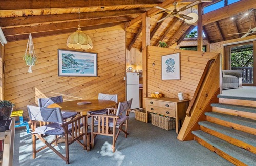 Hawks Nest House | Relaxing Getaway: Quiet and Serene Accommodations Await