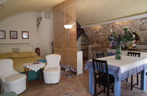 Costermano Apartment | Tranquil Studio with Ocean View and Private Pool