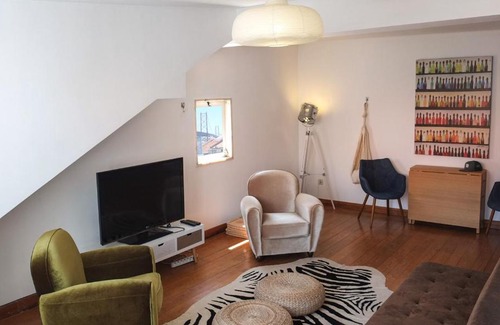 Santo Amaro Apartment | Bright and Cozy Central Lisbon Apartment for Families