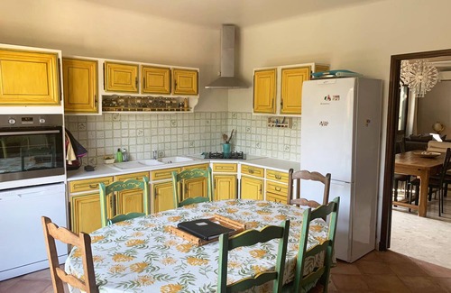 Rognonas House | Quiet and tranquility near the alpilles in this house with swimming pool