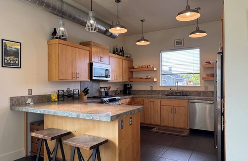 Eugene House | Unique Home in North Gilham: Guest Rated 10/10, Family Friendly