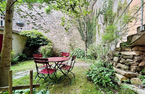 Menotey Apartment | Quiet and warm gîte, ideal for families or 2 couples, with patio and BBQ
