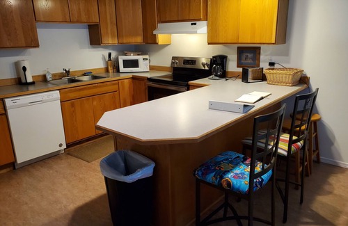 Peshastin Condo | Tranquil Riverfront Apartment Minutes from Leavenworth