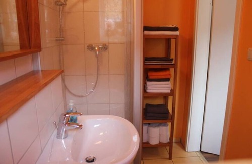 Schutzenplatz Apartment | Peaceful Apartment for Families with Kitchen & Pet-Friendly