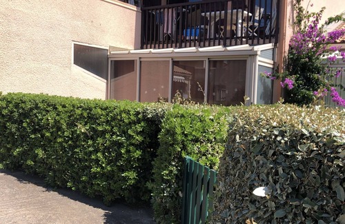 Saint-Cyprien Plage Apartment | Tranquil Apartment with Pool Near Beach and Supermarket