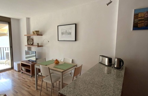 Tossa de Mar Apartment | Tranquil Apartment with Pool in Tossa - Guest Rated 10/10