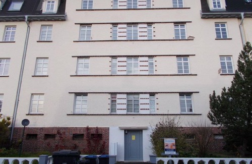 Mylau House | Serene Apartment with a Scenic View & Great Amenities