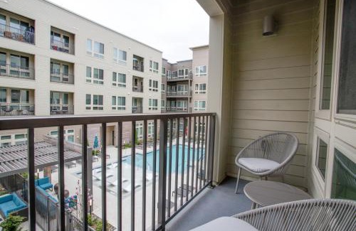 Jefferson Manor Apartment | Tranquil Alexandria Apartment with Pool & Family Amenities