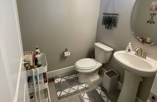 Arvada House | Serene Arvada Retreat - Quick Access to Denver & Boulder